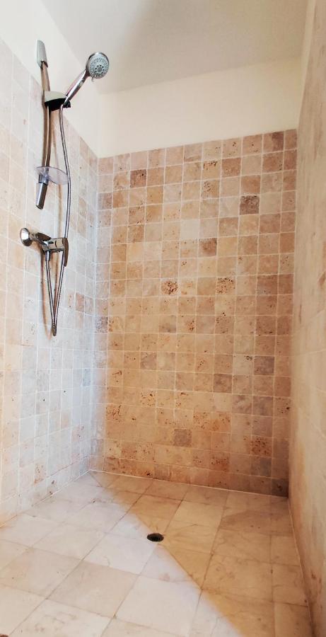 Appartamento Superbe chambre 20 m2, climatisée, parking, jardin, calme, 10 mn pont du Gard #7 Rochefort-du-Gard Esterno foto