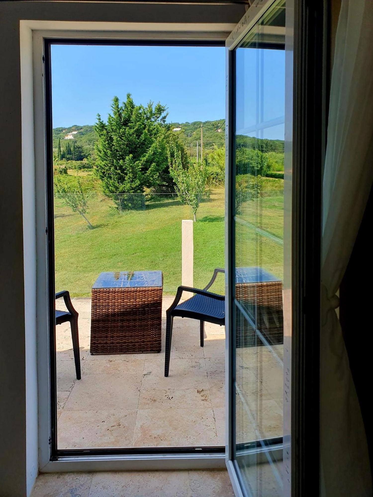 Appartamento Superbe chambre 20 m2, climatisée, parking, jardin, calme, 10 mn pont du Gard #7 Rochefort-du-Gard Esterno foto